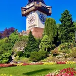 Weekends Centre - Free Parking, Pets Welcome & Walk To Old Town - - Kunsthaus Apartment