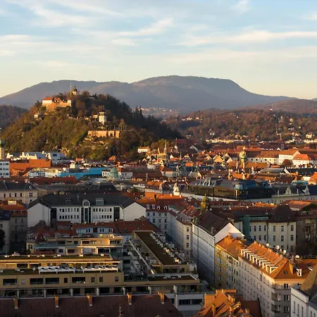 Weekends - & Cozy, Free Parking & Walk To Old Town - - Kunsthaus * 格拉茨