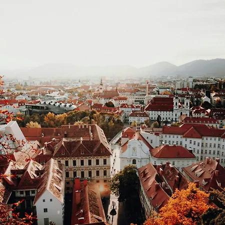 Weekends Centre - Free Parking, Pets Welcome & Walk To Old Town - - Kunsthaus Graz